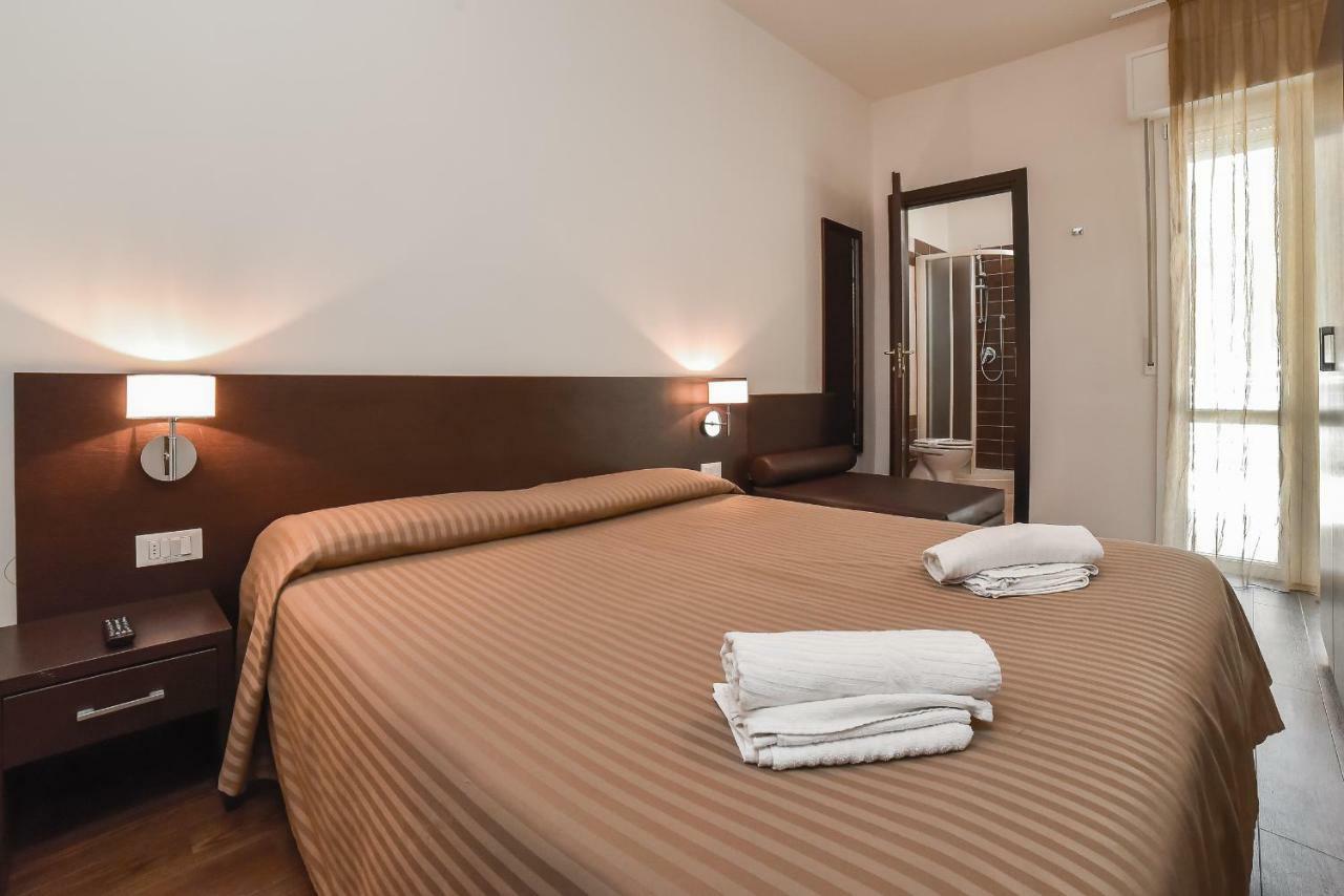 Hotel Diamante เชเซนาติโก ภายนอก รูปภาพ